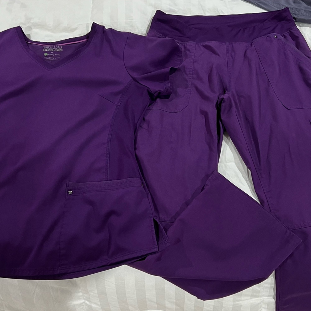 Women’s purple label healing hands scrub set L
